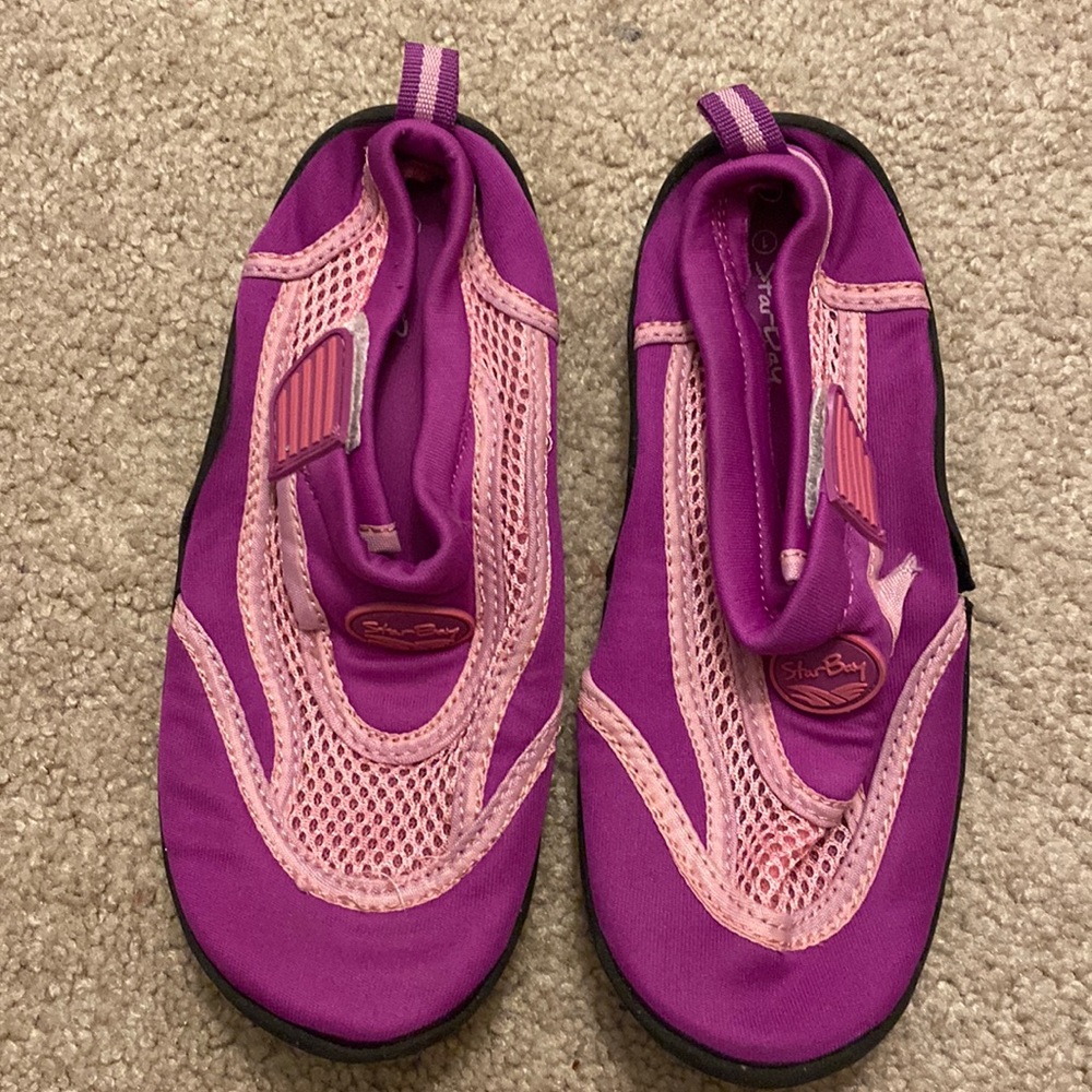 🌸3/$10🌸 Star bay water shoes